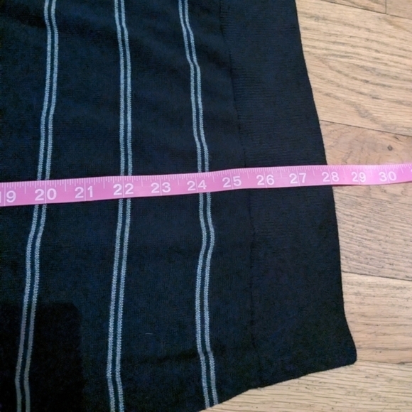 Banana Republic Large Navy w/‎ White Stripes Crewneck Pullover Sweater - Picture 10 of 10